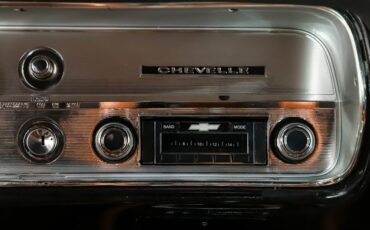 Unknown-Chevelle-1964-Ebony-Black-Saddle-25