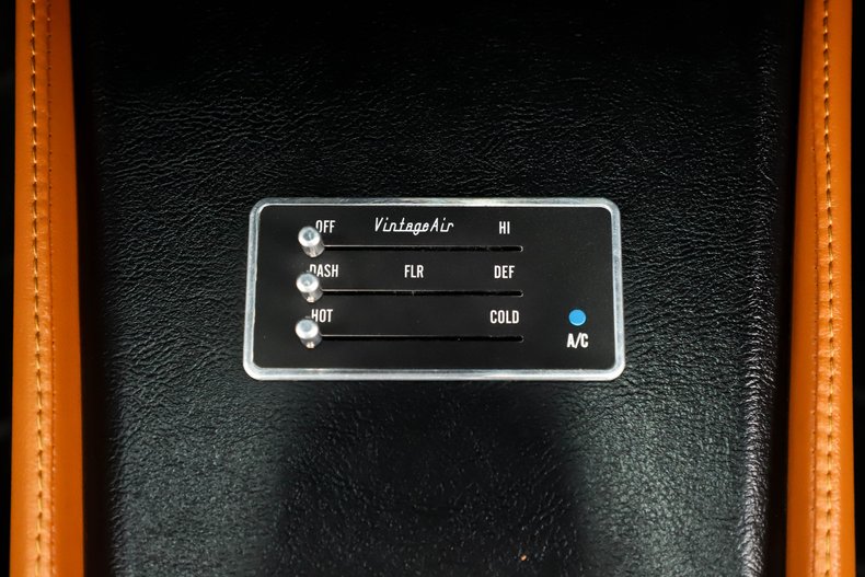 Unknown-Chevelle-1964-Ebony-Black-Saddle-26