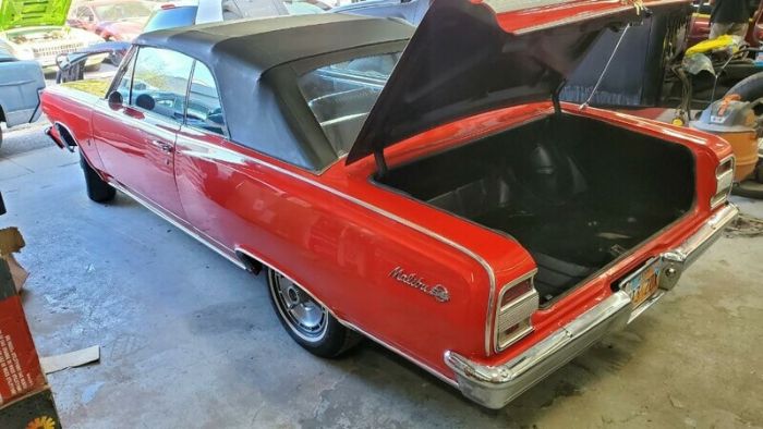 Unknown-Chevelle-1964-Red-Black-8