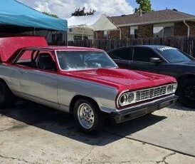 Unknown-Chevelle-1964-Red-Gray-7