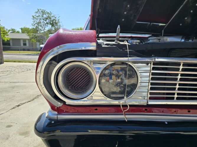 Unknown-Chevelle-1964-Red-Gray-8