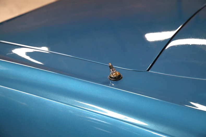 Unknown-Chevelle-1965-Blue-Metallic-Black-33