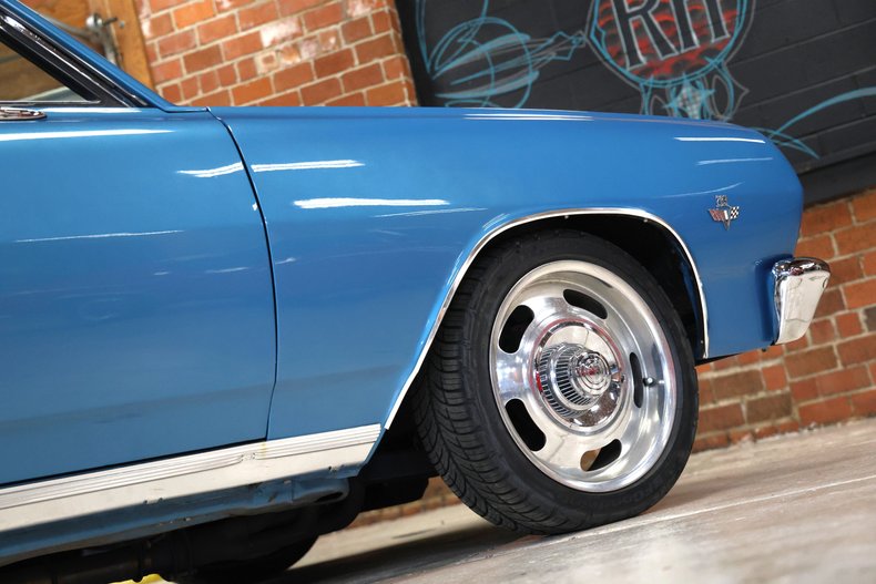 Unknown-Chevelle-1965-Blue-Metallic-Black-39