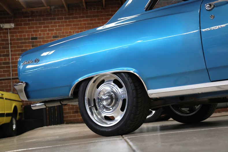 Unknown-Chevelle-1965-Blue-Metallic-Black-40