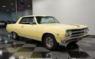 Unknown-Chevelle-1965-Butternut-Yellow-Black-13
