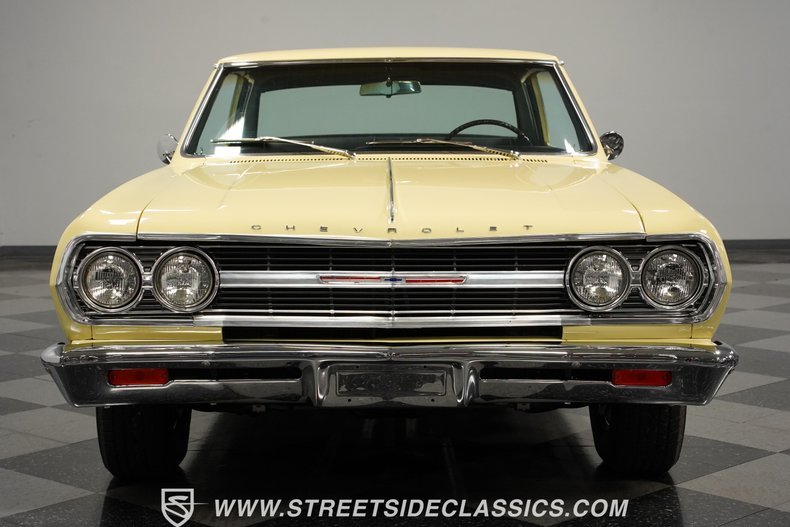 Unknown-Chevelle-1965-Butternut-Yellow-Black-14