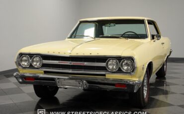 Unknown-Chevelle-1965-Butternut-Yellow-Black-15