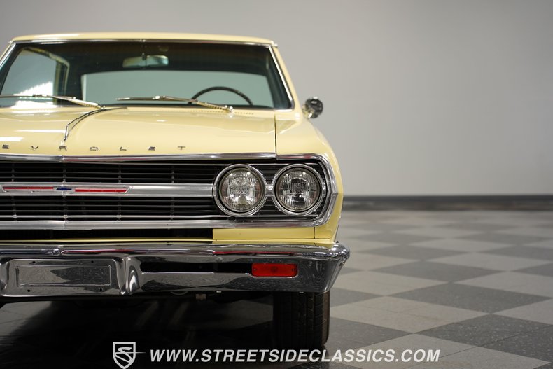Unknown-Chevelle-1965-Butternut-Yellow-Black-17