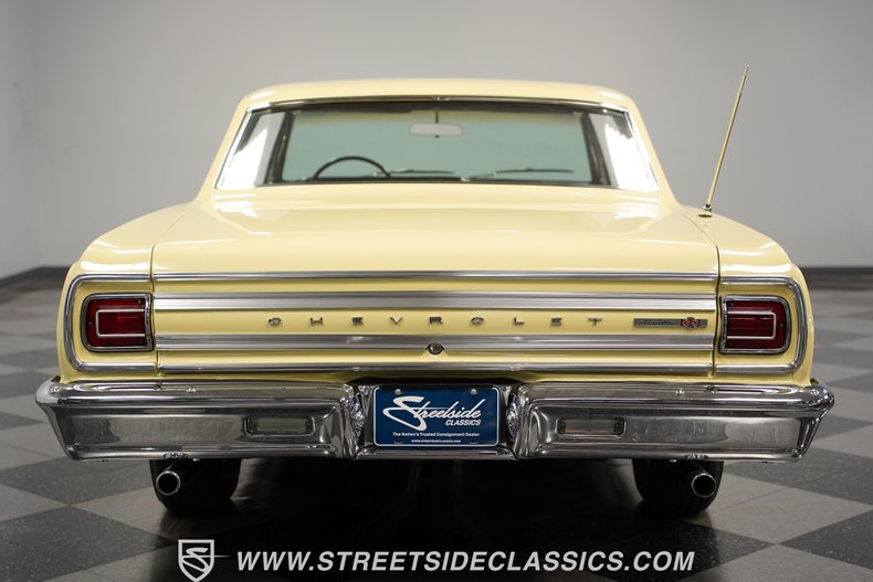 Unknown-Chevelle-1965-Butternut-Yellow-Black-22