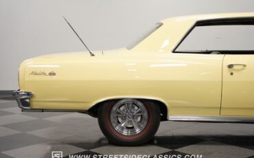 Unknown-Chevelle-1965-Butternut-Yellow-Black-26