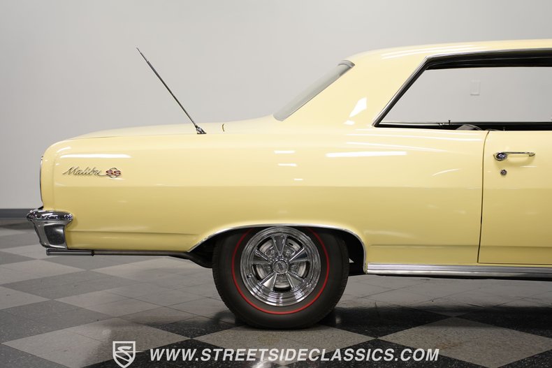 Unknown-Chevelle-1965-Butternut-Yellow-Black-26