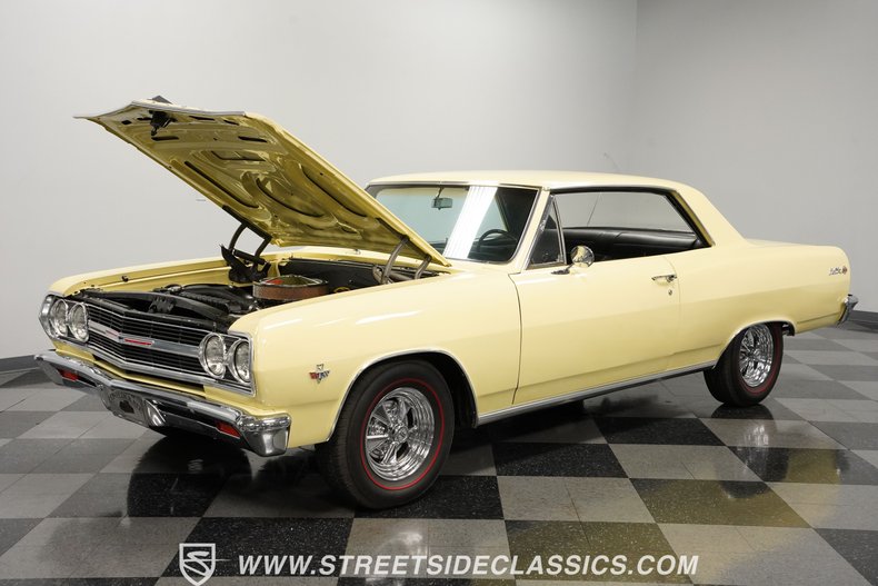 Unknown-Chevelle-1965-Butternut-Yellow-Black-28