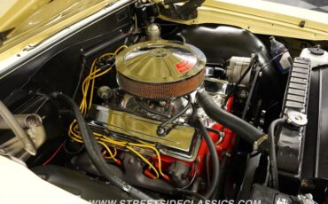 Unknown-Chevelle-1965-Butternut-Yellow-Black-32