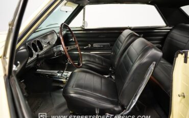 Unknown-Chevelle-1965-Butternut-Yellow-Black-35