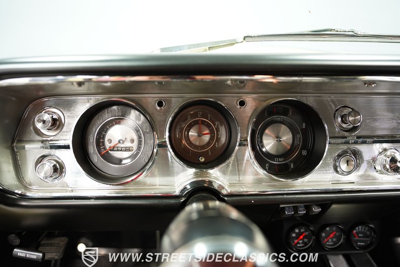 Unknown-Chevelle-1965-Butternut-Yellow-Black-37