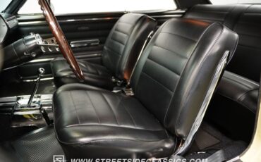 Unknown-Chevelle-1965-Butternut-Yellow-Black-43