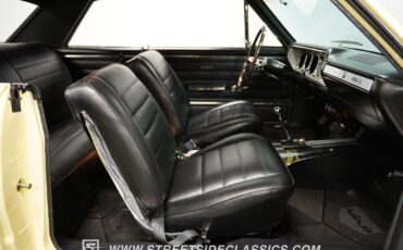 Unknown-Chevelle-1965-Butternut-Yellow-Black-46