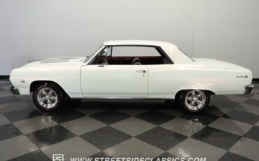 Unknown-Chevelle-1965-Pearl-White-Black-1