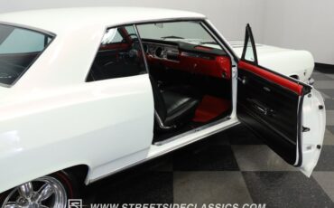 Unknown-Chevelle-1965-Pearl-White-Black-17
