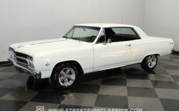 Unknown-Chevelle-1965-Pearl-White-Black-21