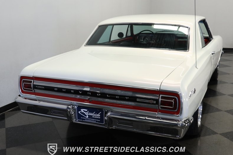 Unknown-Chevelle-1965-Pearl-White-Black-22
