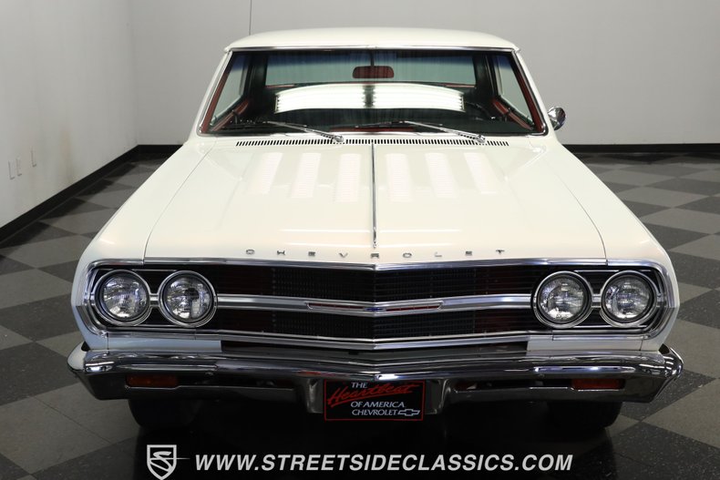 Unknown-Chevelle-1965-Pearl-White-Black-27