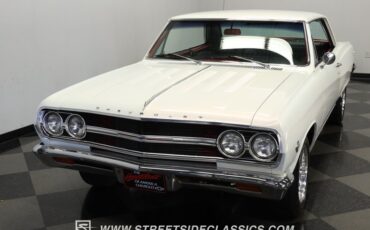 Unknown-Chevelle-1965-Pearl-White-Black-28