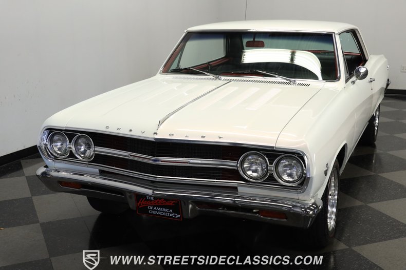 Unknown-Chevelle-1965-Pearl-White-Black-28