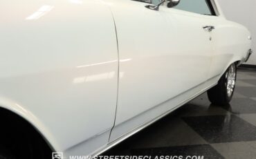 Unknown-Chevelle-1965-Pearl-White-Black-33