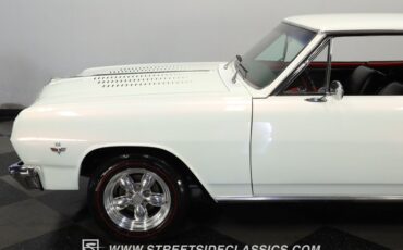 Unknown-Chevelle-1965-Pearl-White-Black-34