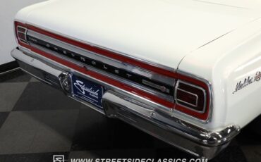 Unknown-Chevelle-1965-Pearl-White-Black-36