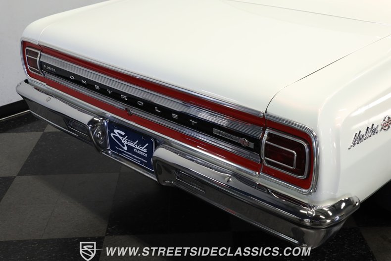 Unknown-Chevelle-1965-Pearl-White-Black-36