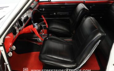 Unknown-Chevelle-1965-Pearl-White-Black-41