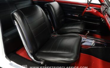 Unknown-Chevelle-1965-Pearl-White-Black-45