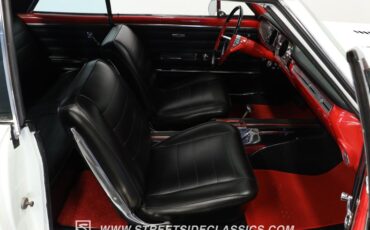 Unknown-Chevelle-1965-Pearl-White-Black-46