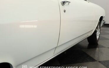 Unknown-Chevelle-1965-Pearl-White-Black-7