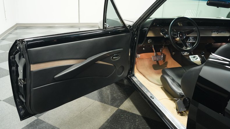 Unknown-Chevelle-1966-Black-Black-37