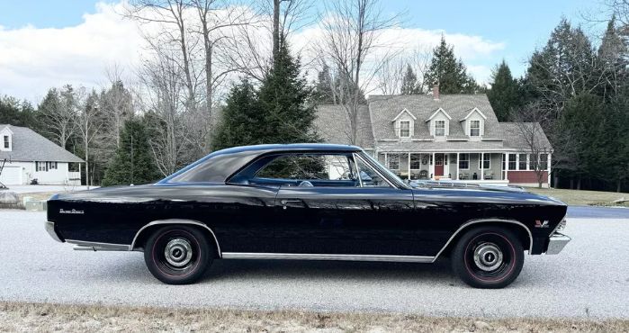 Unknown-Chevelle-1966-Black-Blue-4