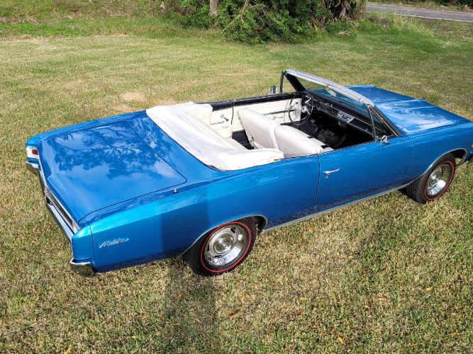 Unknown-Chevelle-1966-Blue-White-14