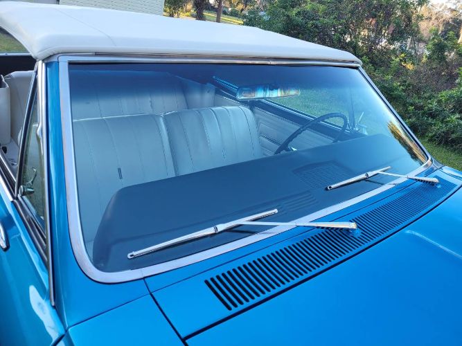 Unknown-Chevelle-1966-Blue-White-17