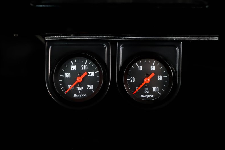 Unknown-Chevelle-1966-Chateau-Slate-Black-31