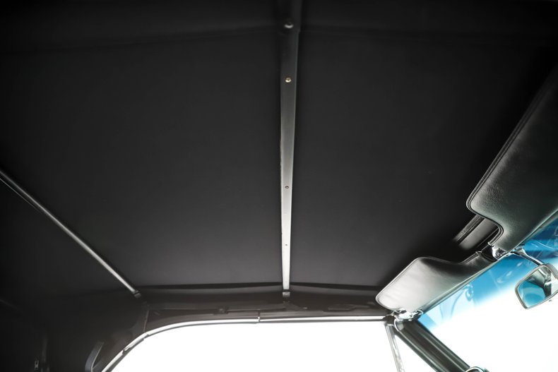 Unknown-Chevelle-1966-Cortez-Silver-Black-12