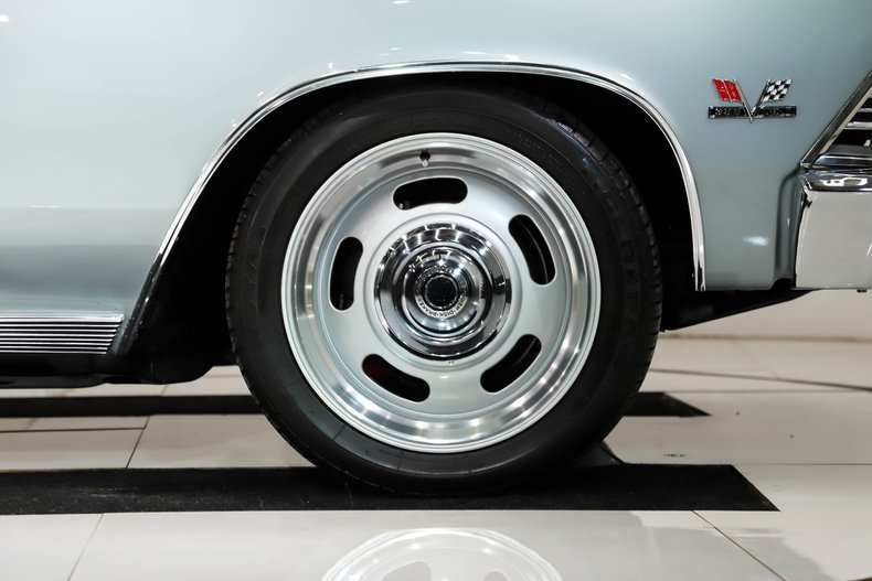 Unknown-Chevelle-1966-Cortez-Silver-Black-15