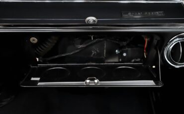 Unknown-Chevelle-1966-Cortez-Silver-Black-17