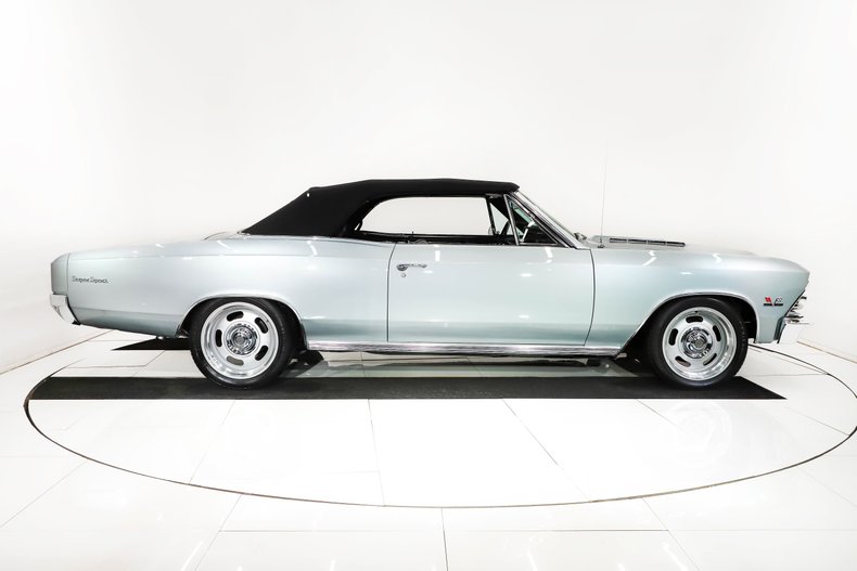 Unknown-Chevelle-1966-Cortez-Silver-Black-19
