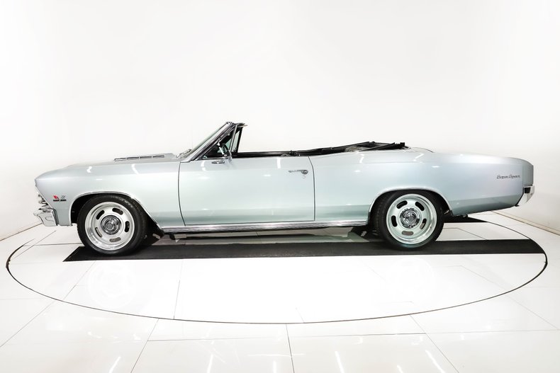Unknown-Chevelle-1966-Cortez-Silver-Black-20