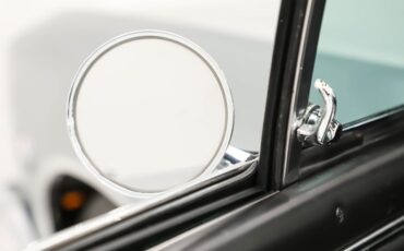 Unknown-Chevelle-1966-Cortez-Silver-Black-26