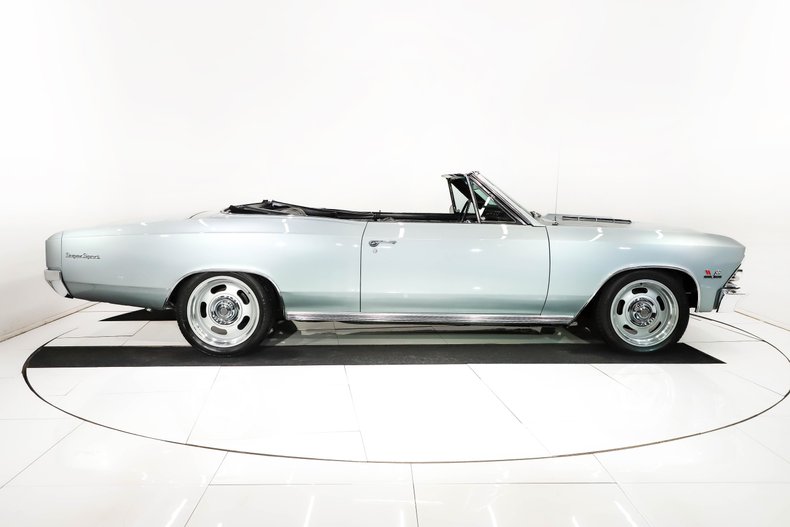 Unknown-Chevelle-1966-Cortez-Silver-Black-31