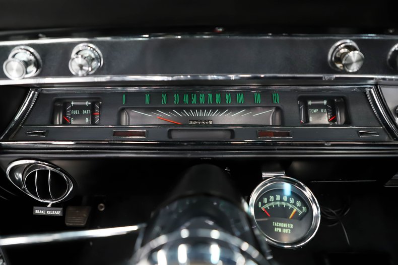 Unknown-Chevelle-1966-Cortez-Silver-Black-33