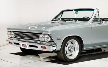 Unknown-Chevelle-1966-Cortez-Silver-Black-34